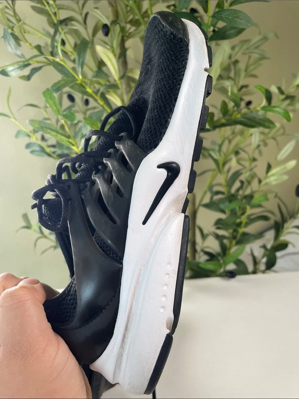 Nike Men’s Black Knit Lace-Up Sneakers with White Midsole